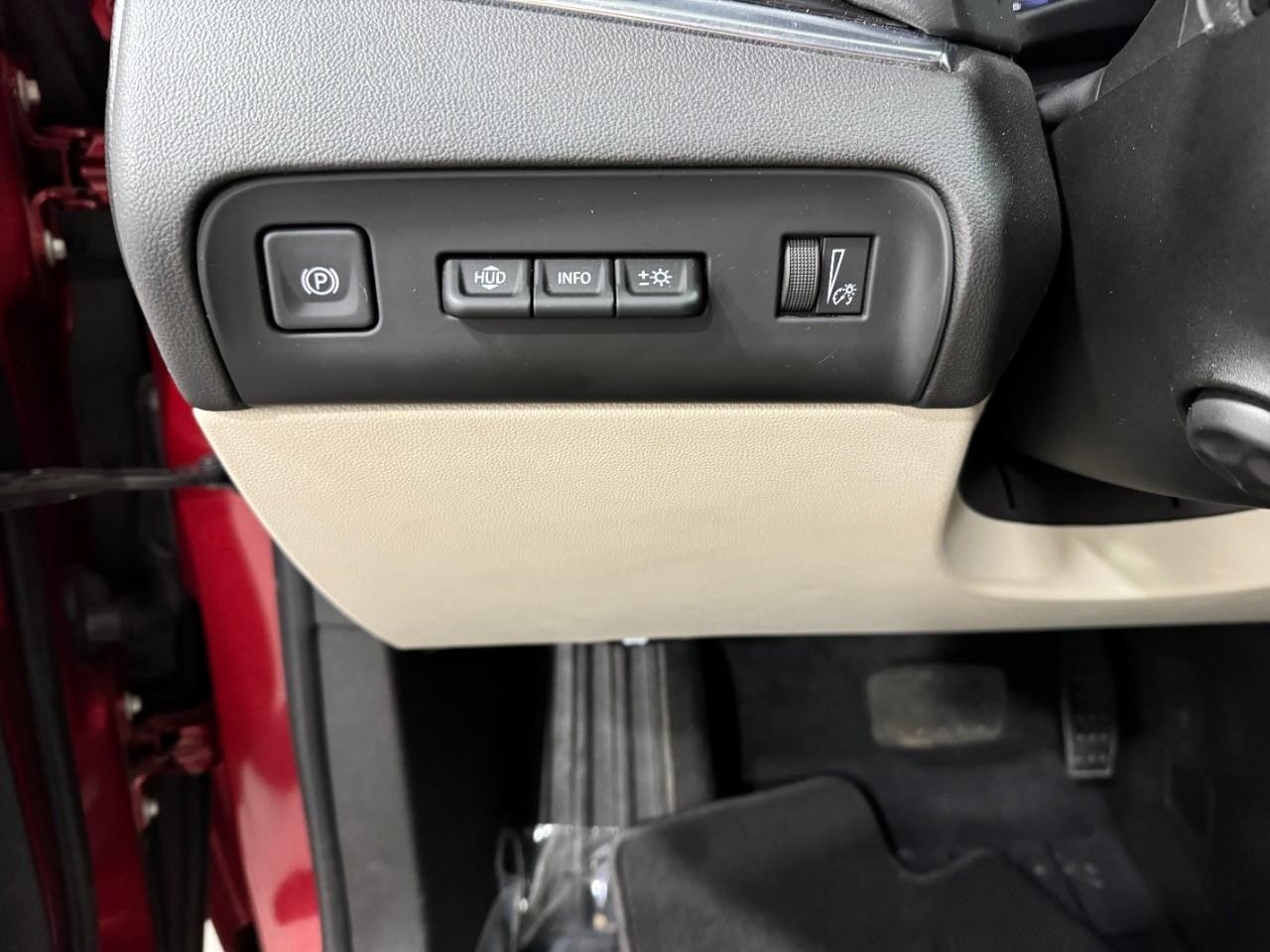 Buick Enclave Vehicle Full-screen Gallery Image 33