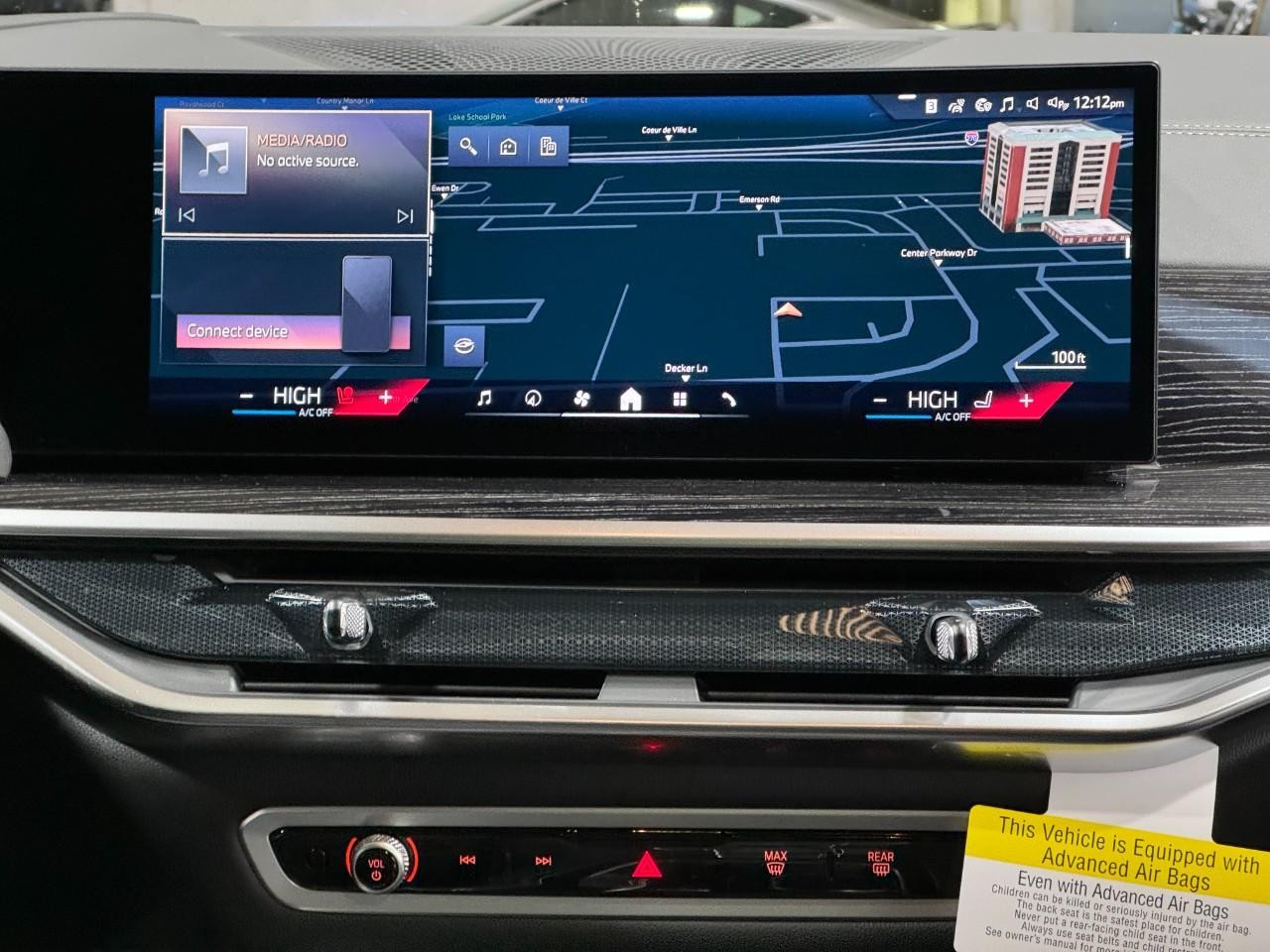 BMW X6 Vehicle Full-screen Gallery Image 15