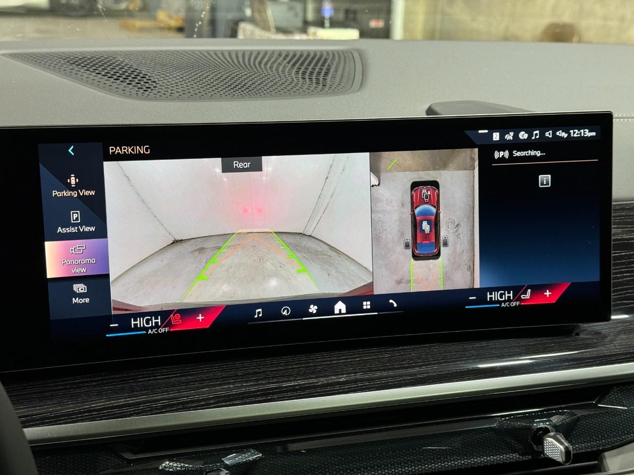 BMW X6 Vehicle Full-screen Gallery Image 34