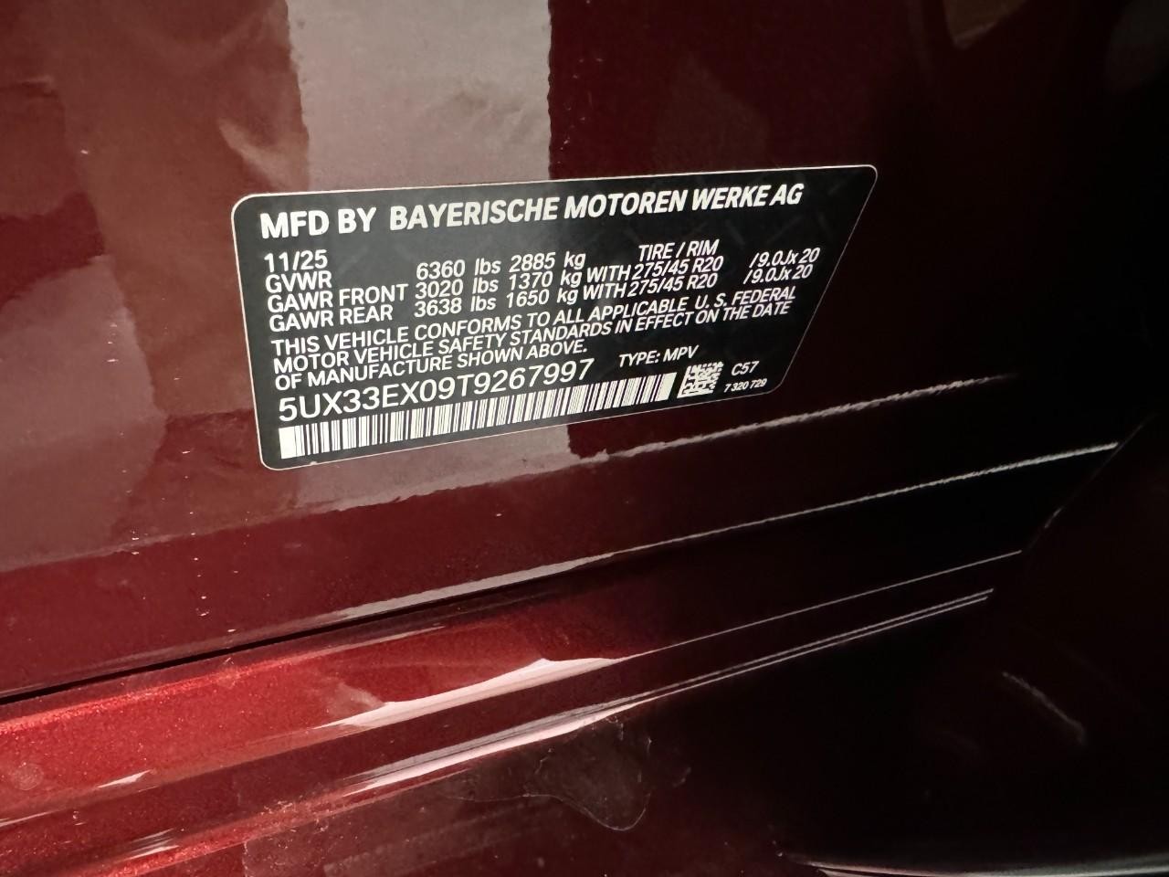 BMW X6 Vehicle Full-screen Gallery Image 35