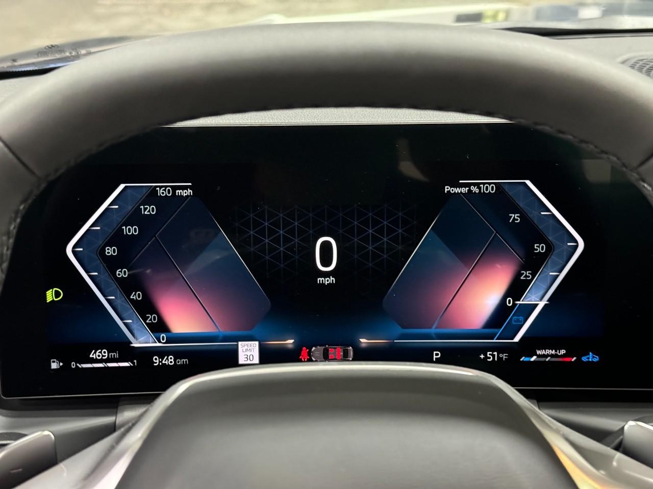 BMW 3 Series Vehicle Full-screen Gallery Image 33