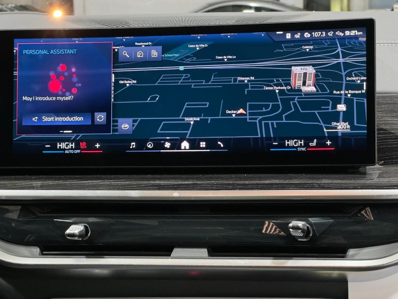 BMW X6 Vehicle Full-screen Gallery Image 15