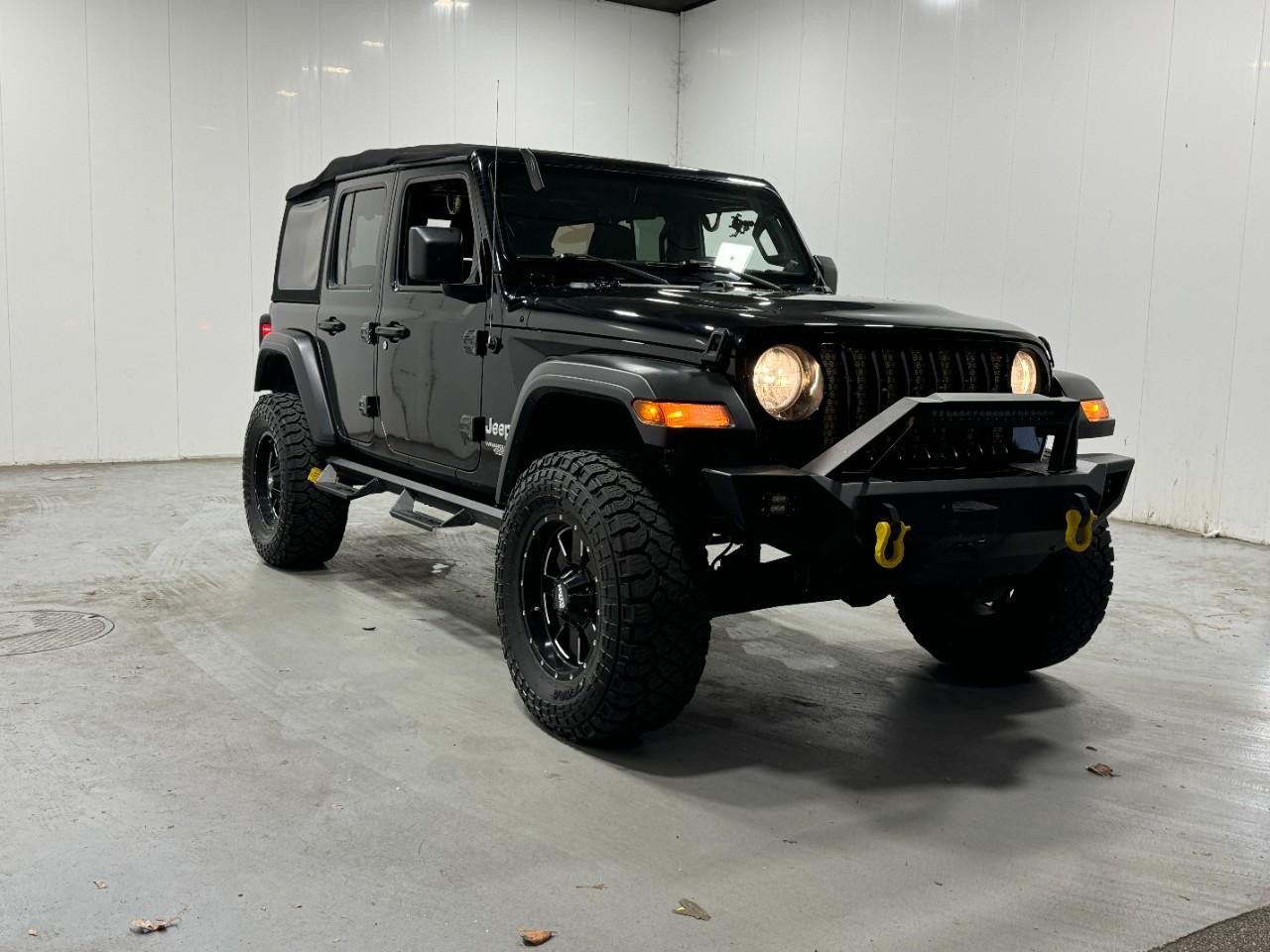 Jeep Wrangler Unlimited Vehicle Full-screen Gallery Image 6