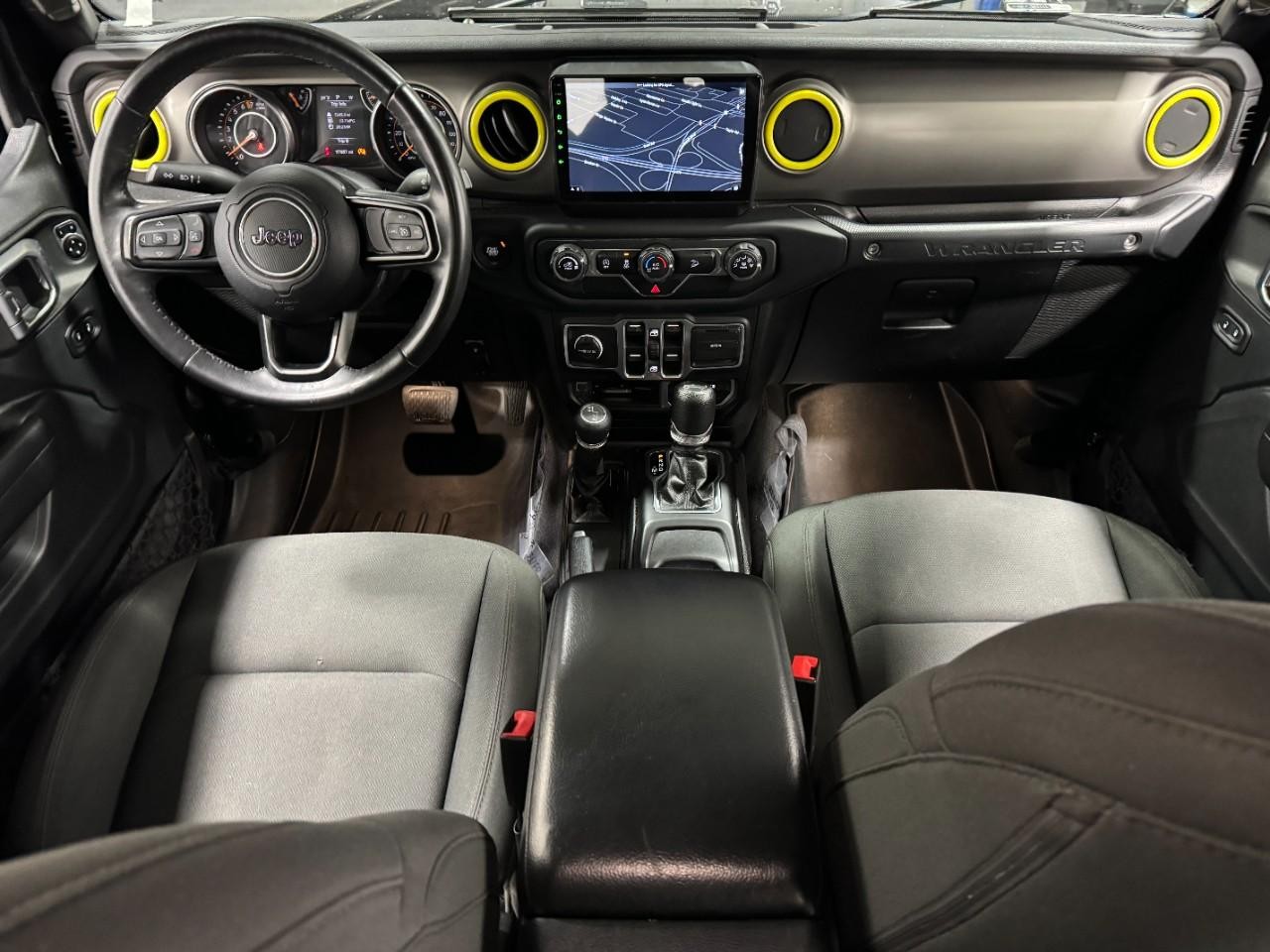 Jeep Wrangler Unlimited Vehicle Full-screen Gallery Image 11