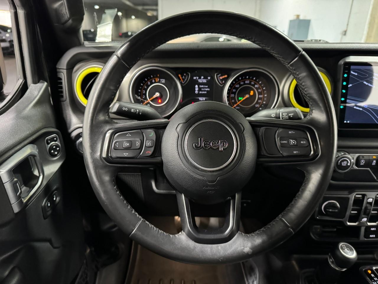 Jeep Wrangler Unlimited Vehicle Full-screen Gallery Image 12