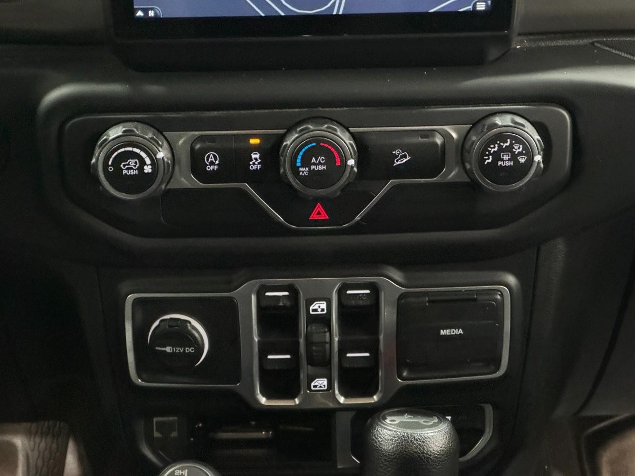 Jeep Wrangler Unlimited Vehicle Full-screen Gallery Image 14