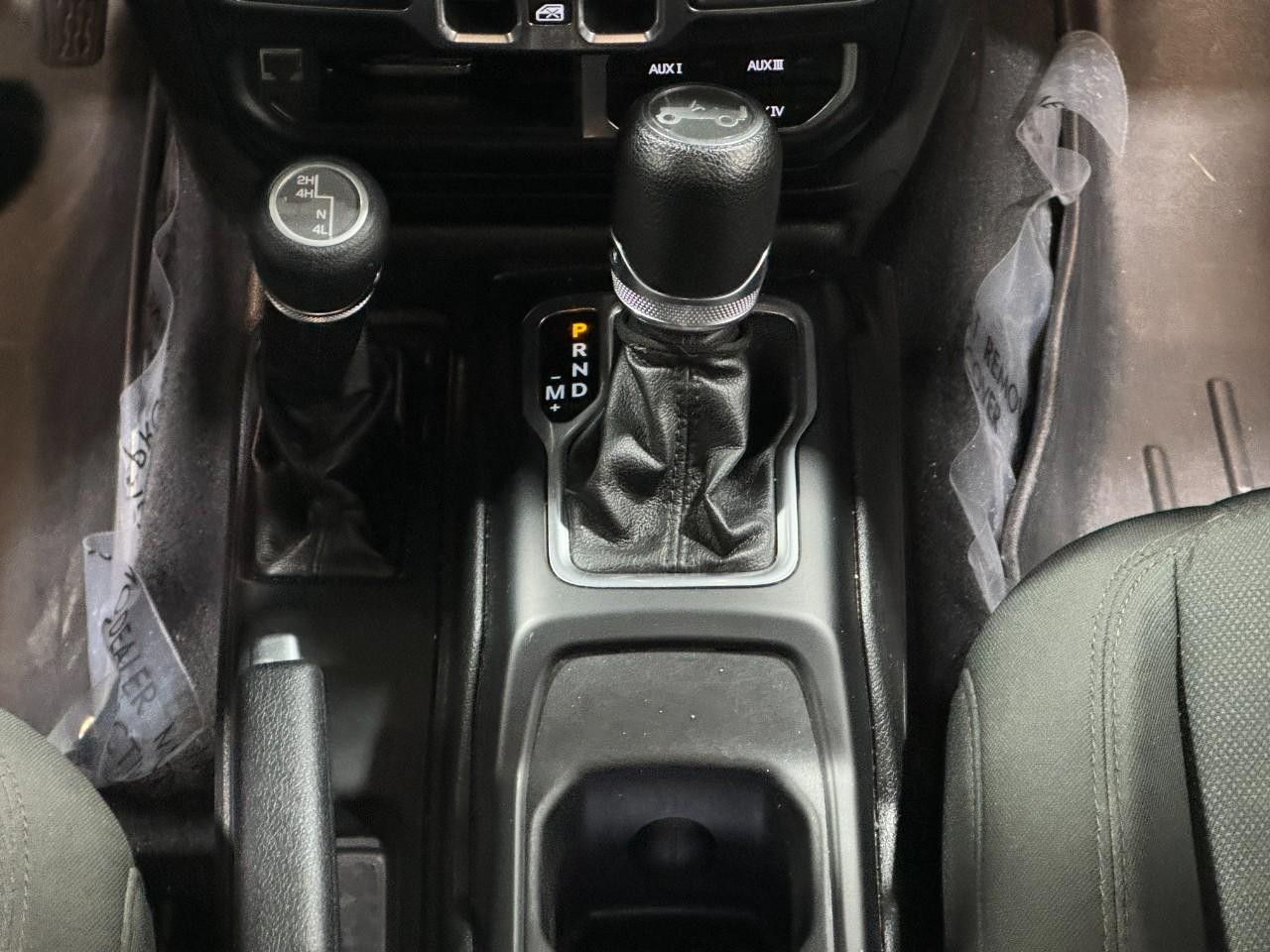 Jeep Wrangler Unlimited Vehicle Full-screen Gallery Image 15