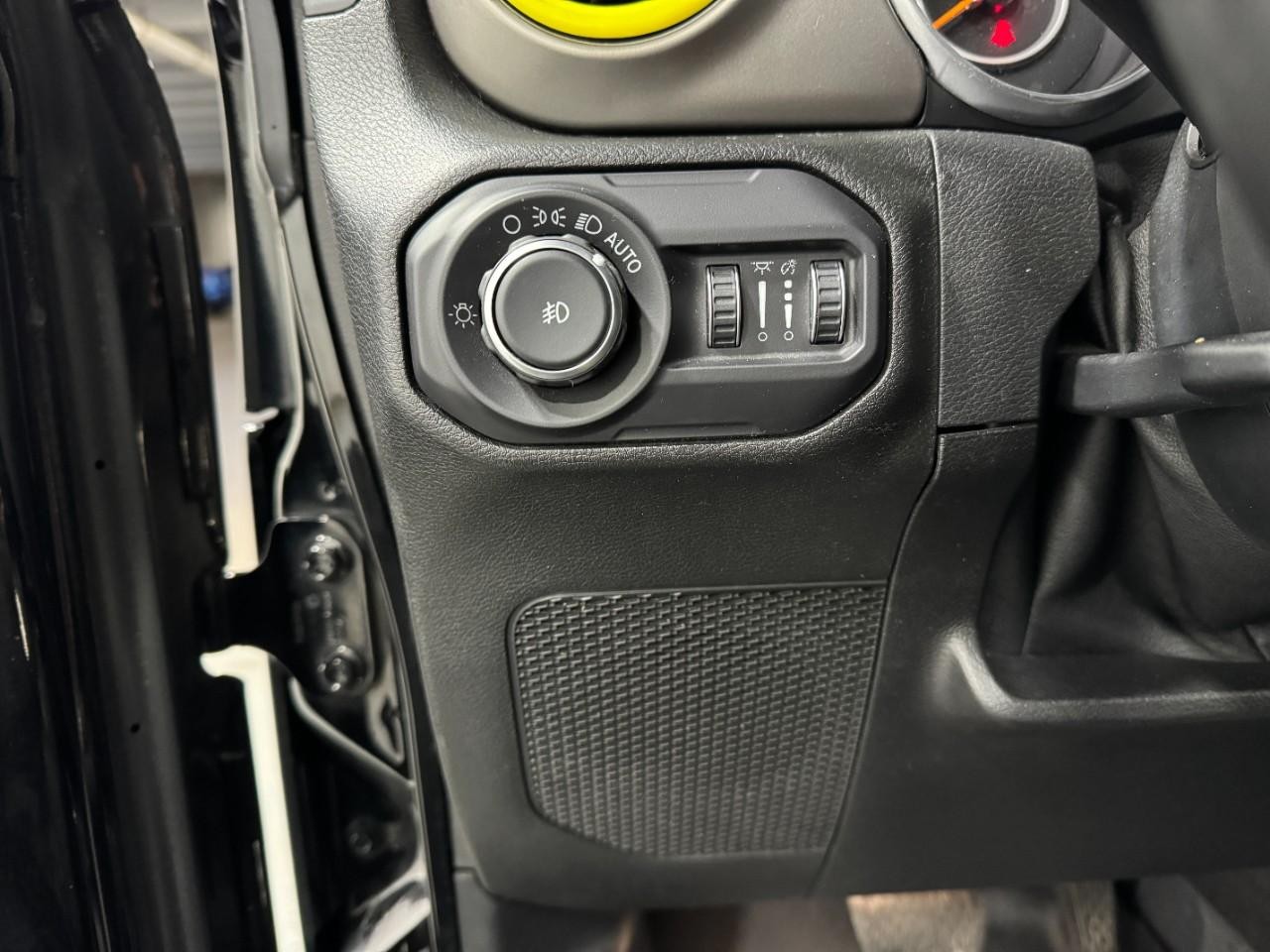 Jeep Wrangler Unlimited Vehicle Full-screen Gallery Image 26