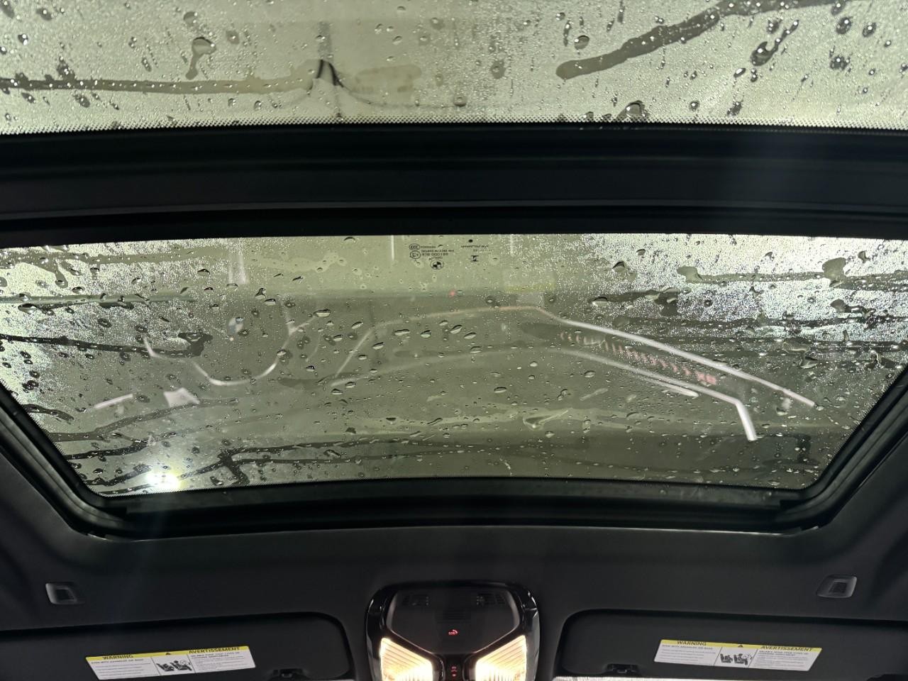 BMW X6 Vehicle Full-screen Gallery Image 12