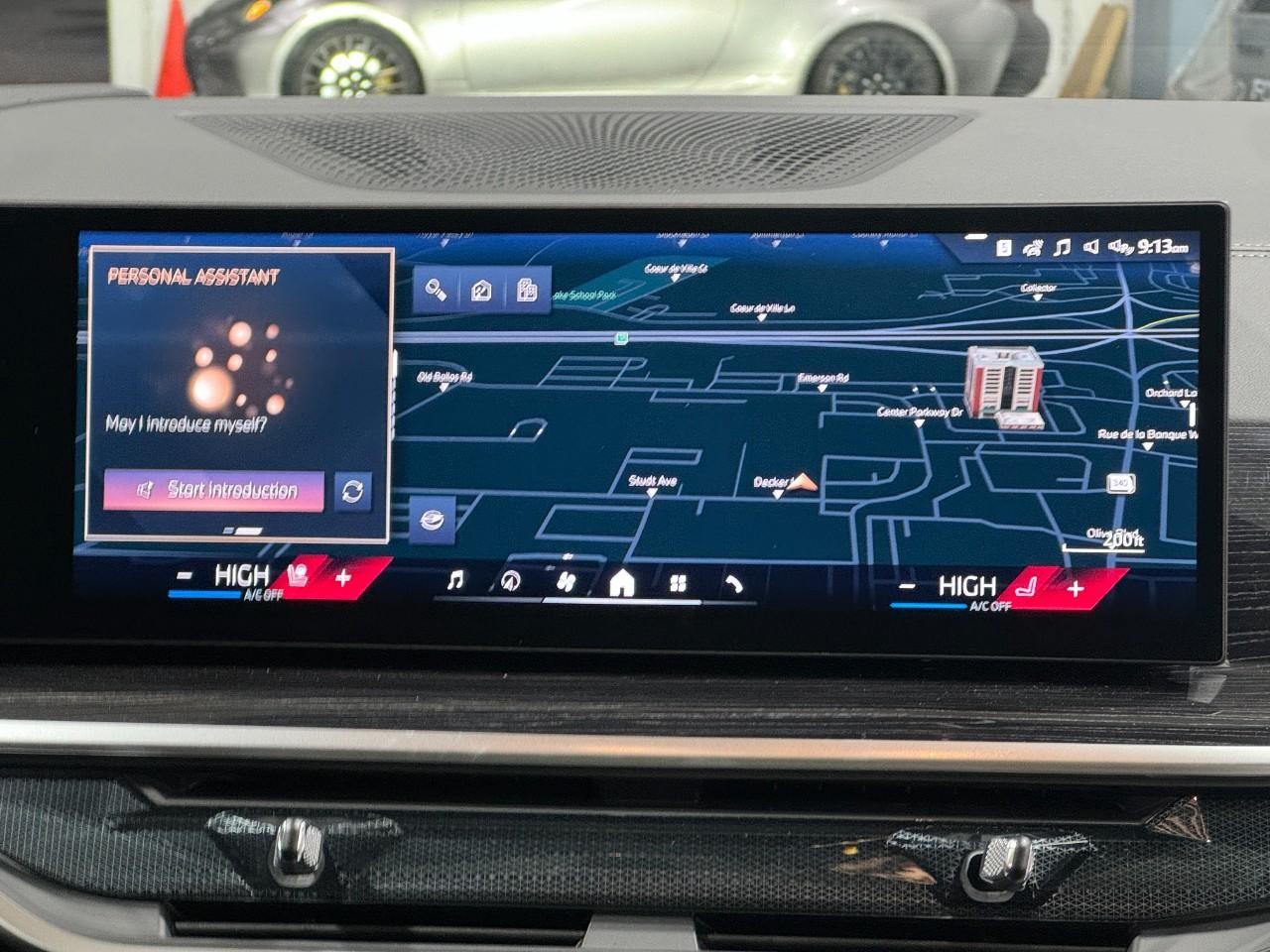 BMW X6 Vehicle Full-screen Gallery Image 15