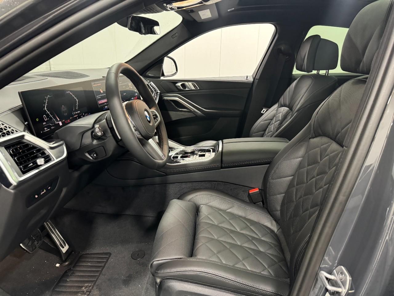 BMW X6 Vehicle Full-screen Gallery Image 27