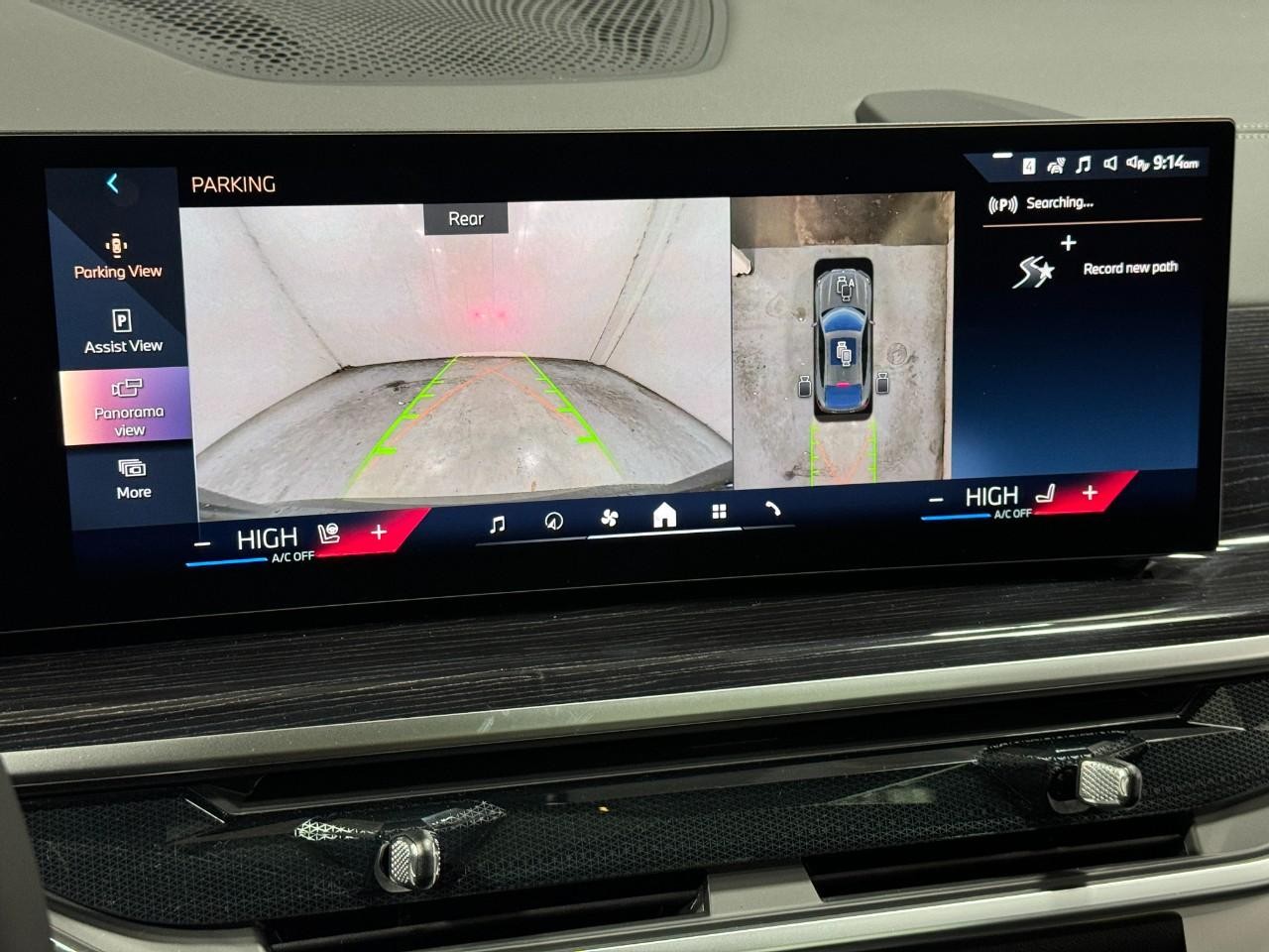 BMW X6 Vehicle Full-screen Gallery Image 34