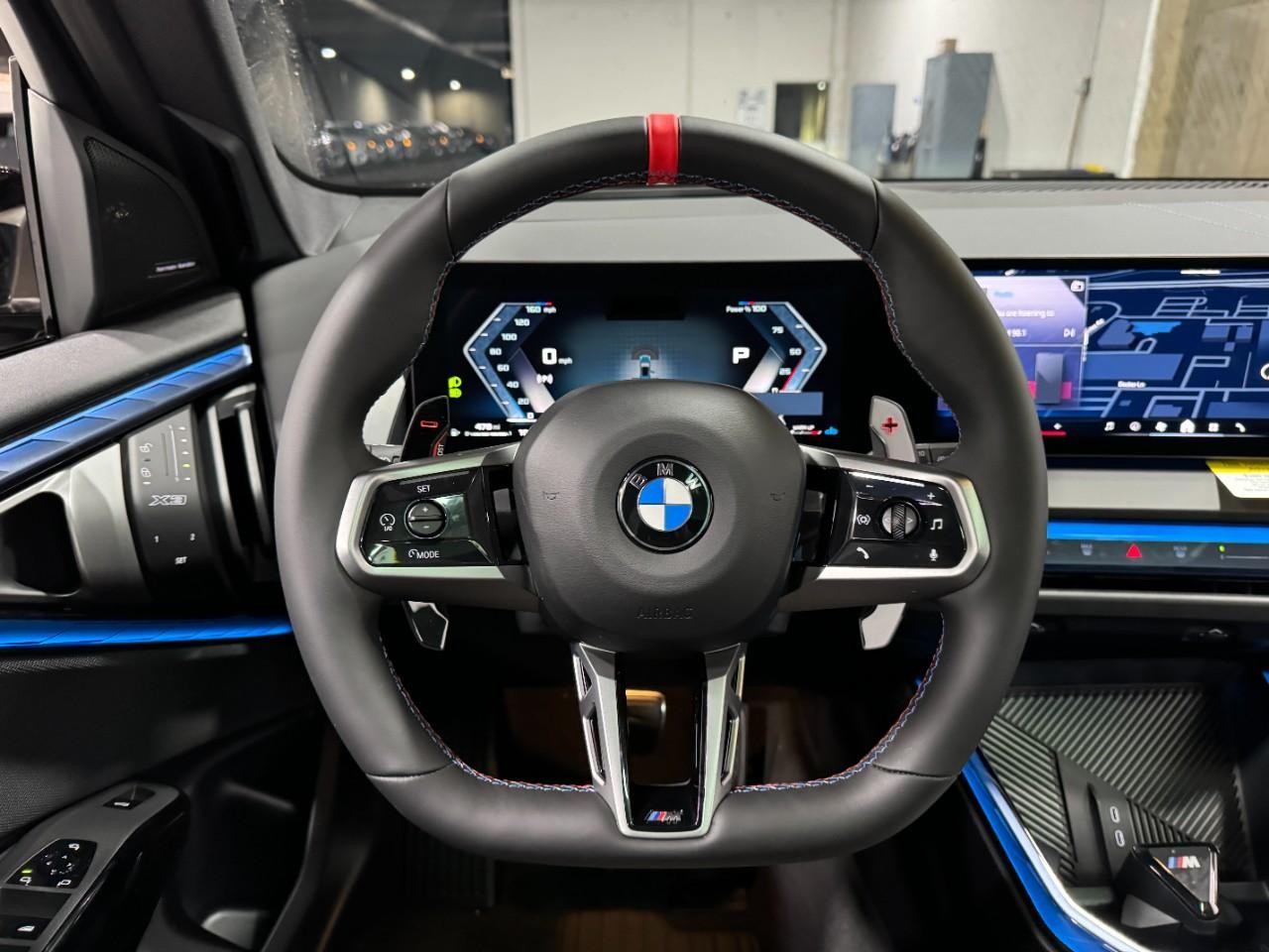 BMW X3 Vehicle Full-screen Gallery Image 13