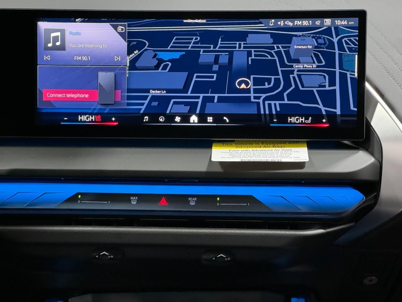 BMW X3 Vehicle Full-screen Gallery Image 14