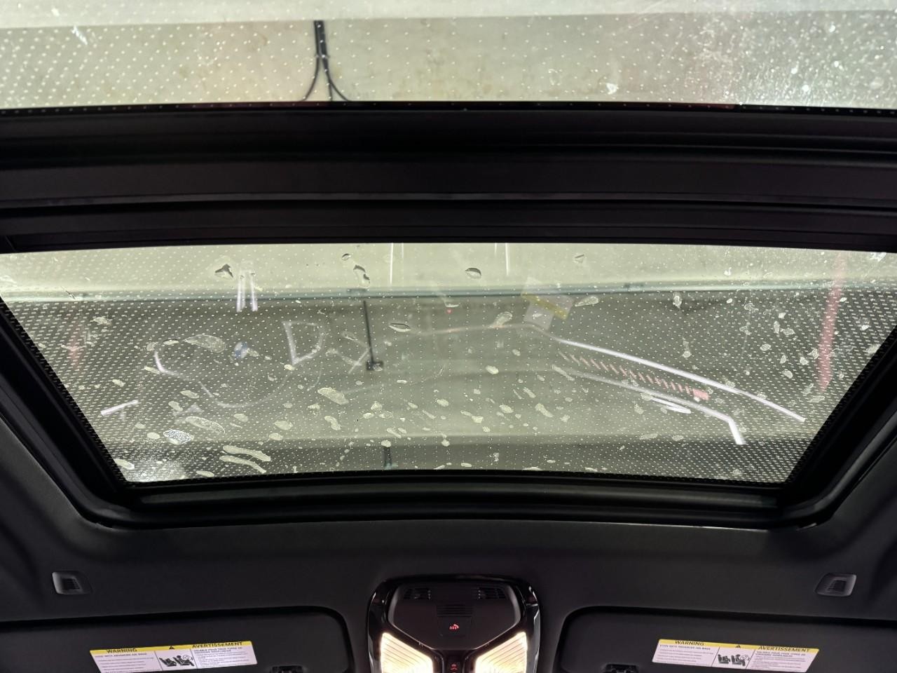 BMW X6 Vehicle Full-screen Gallery Image 12