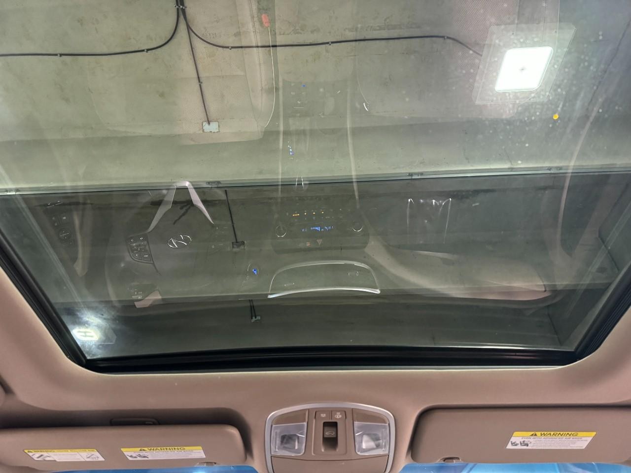 Hyundai Tucson Vehicle Full-screen Gallery Image 11