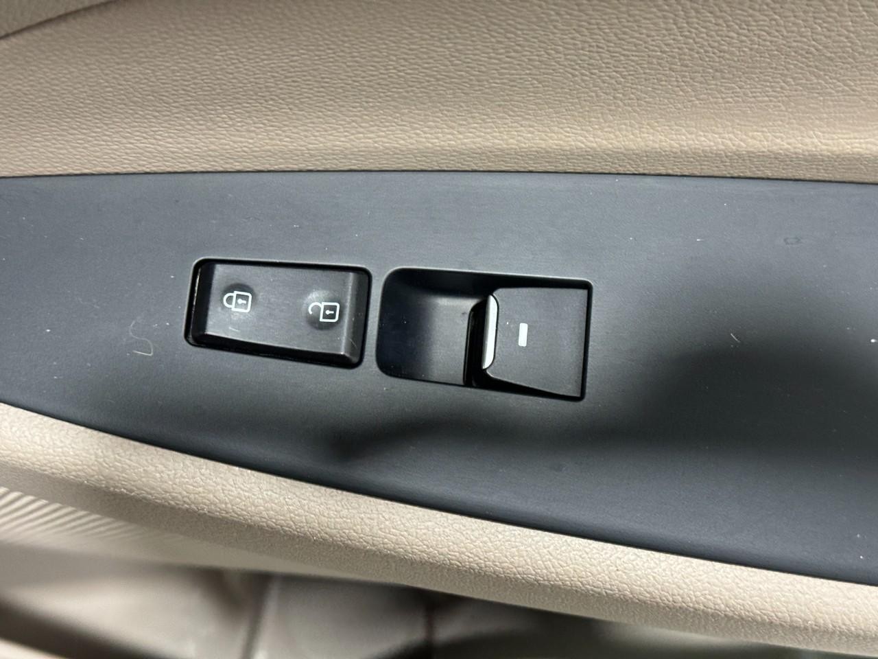 Hyundai Tucson Vehicle Full-screen Gallery Image 21