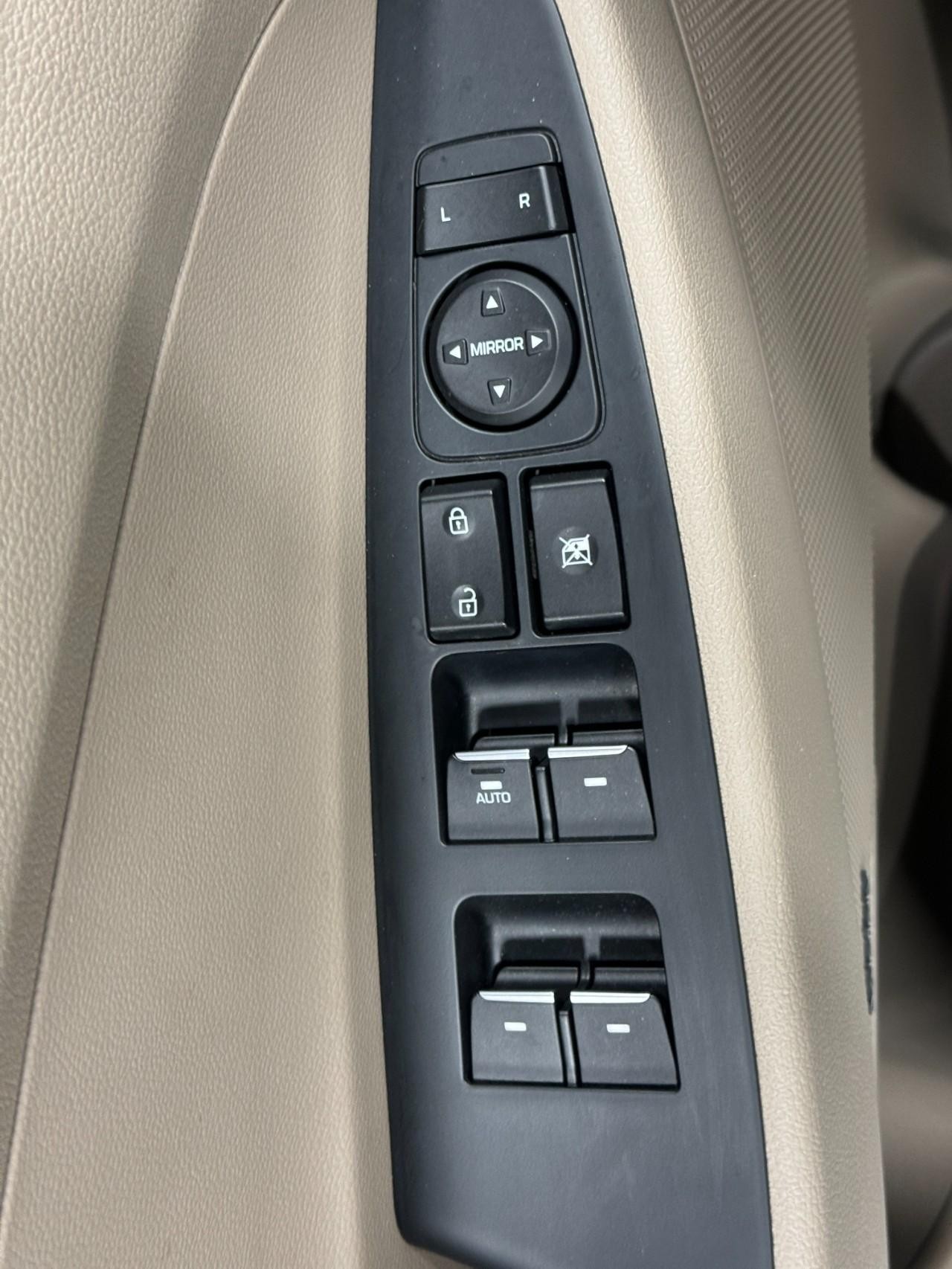 Hyundai Tucson Vehicle Full-screen Gallery Image 22