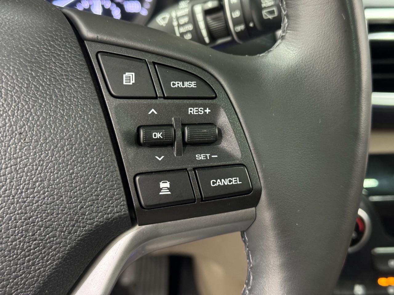 Hyundai Tucson Vehicle Full-screen Gallery Image 29