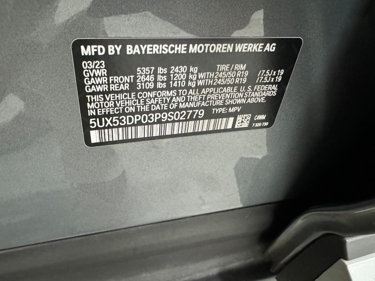 BMW X3 Vehicle Full-screen Gallery Image 35