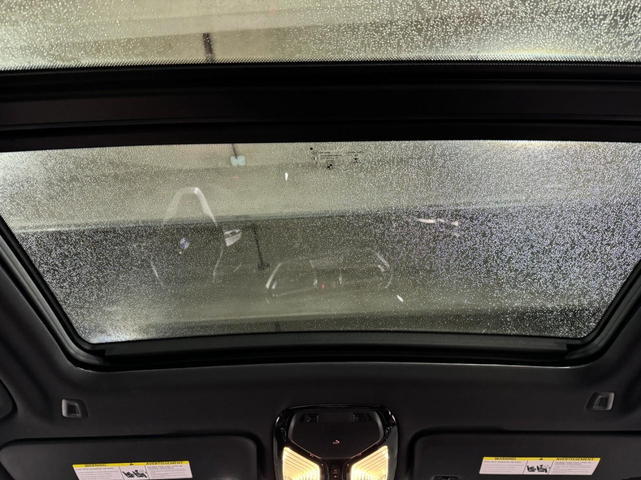 BMW X3 Vehicle Full-screen Gallery Image 12