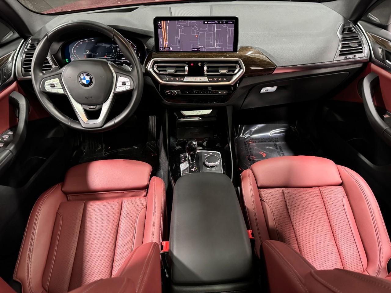 BMW X3 Vehicle Full-screen Gallery Image 13