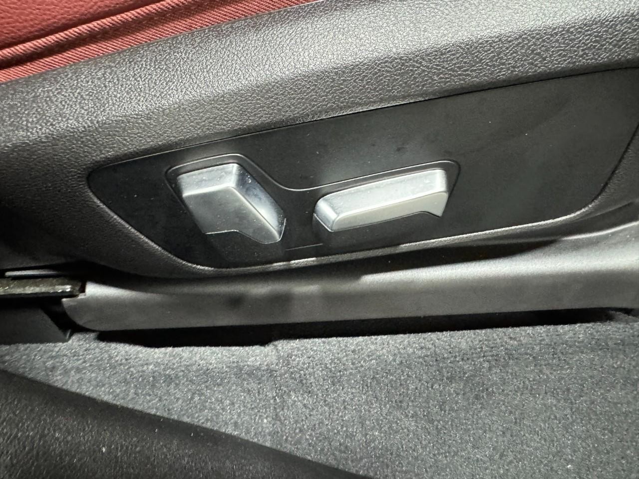 BMW X3 Vehicle Full-screen Gallery Image 20