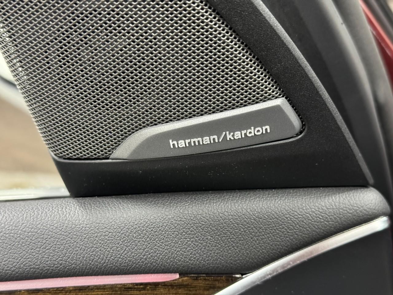 BMW X3 Vehicle Full-screen Gallery Image 23