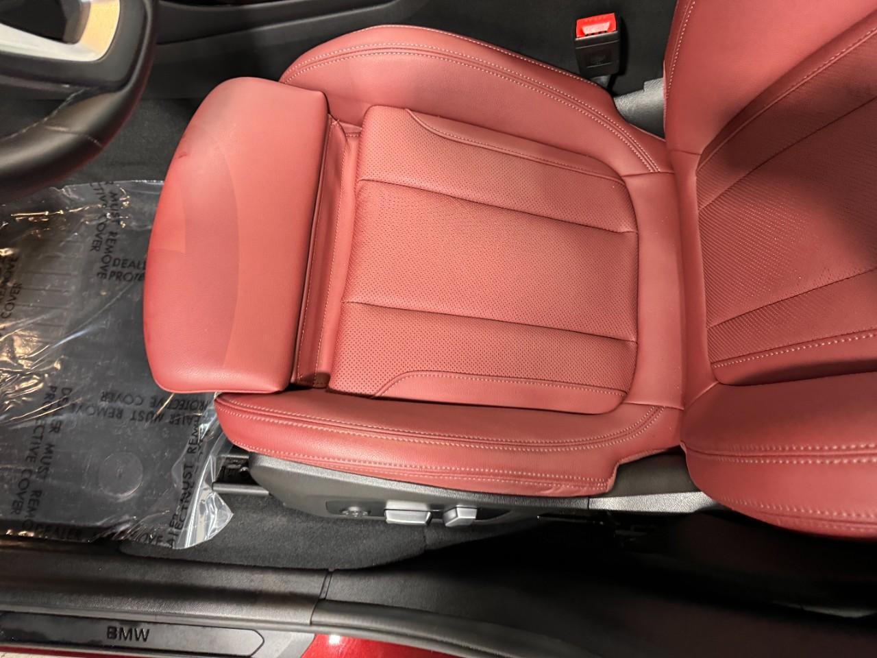 BMW X3 Vehicle Full-screen Gallery Image 27