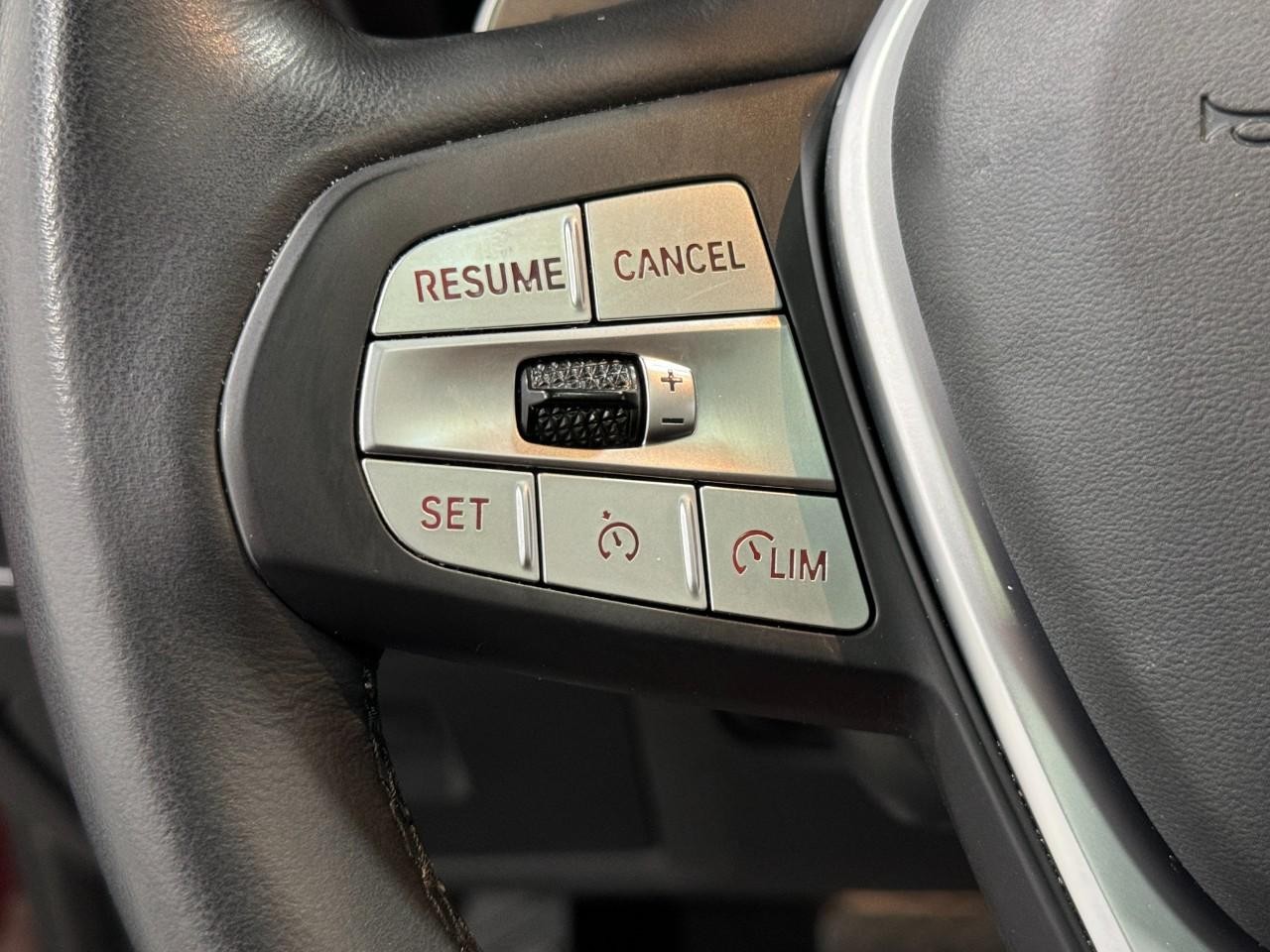 BMW X3 Vehicle Full-screen Gallery Image 30