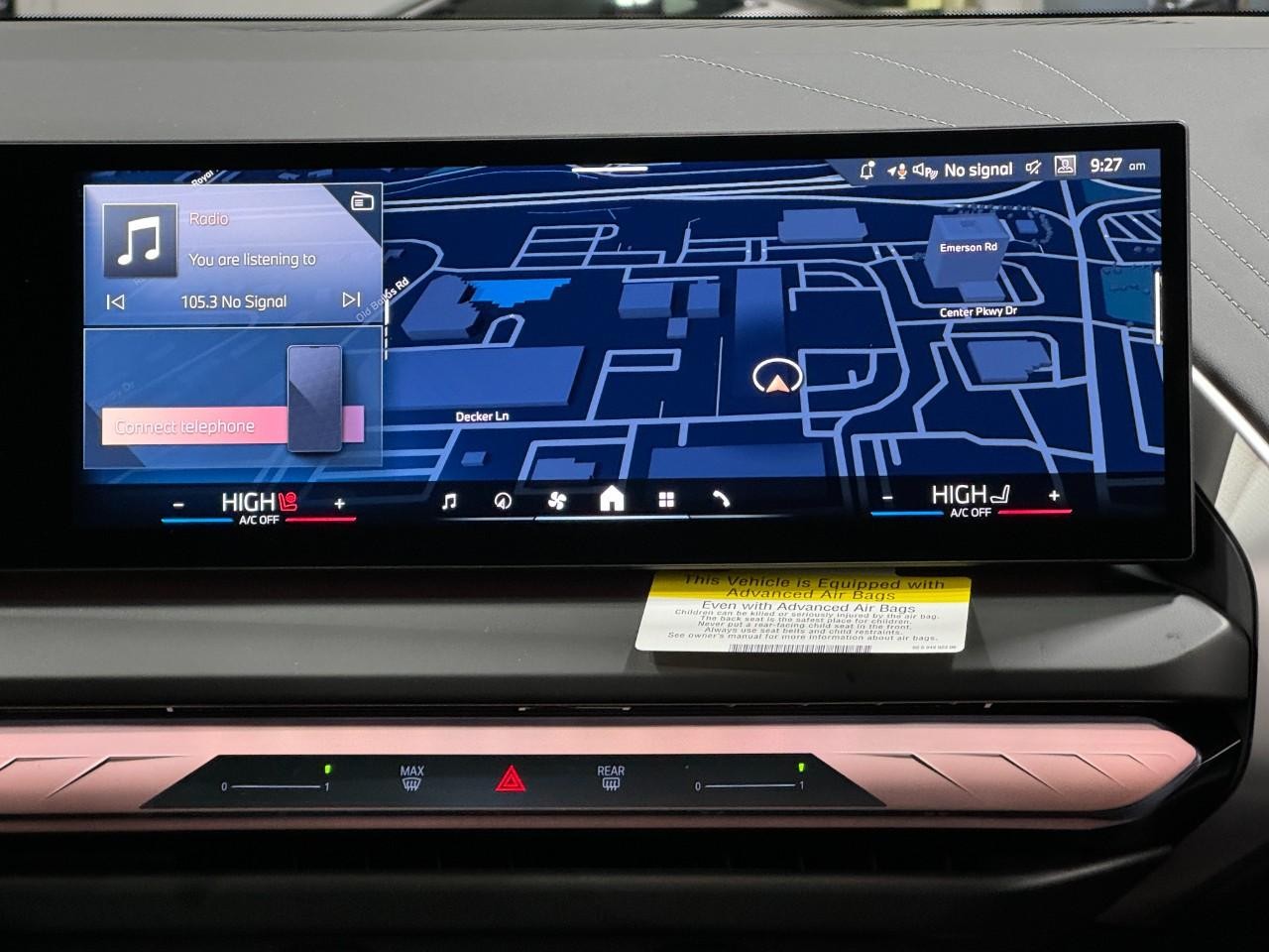 BMW X3 Vehicle Full-screen Gallery Image 15