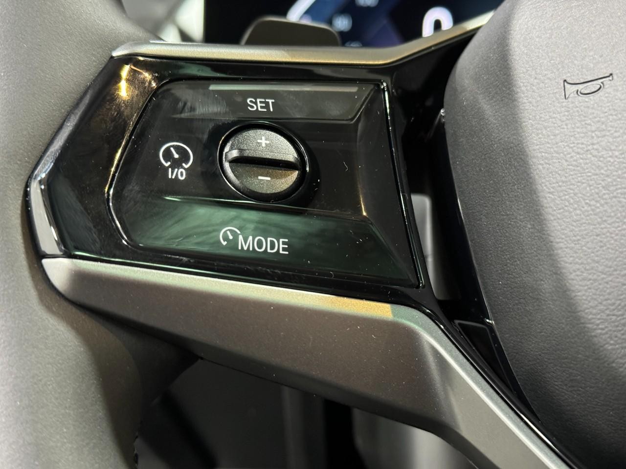 BMW X3 Vehicle Full-screen Gallery Image 29