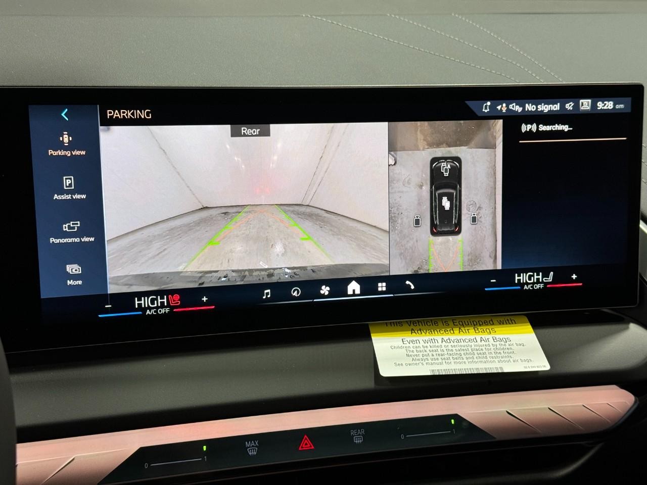 BMW X3 Vehicle Full-screen Gallery Image 32