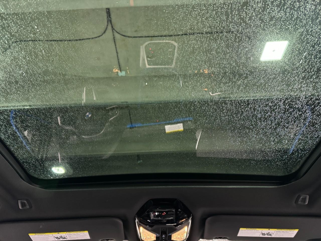 BMW X3 Vehicle Full-screen Gallery Image 12