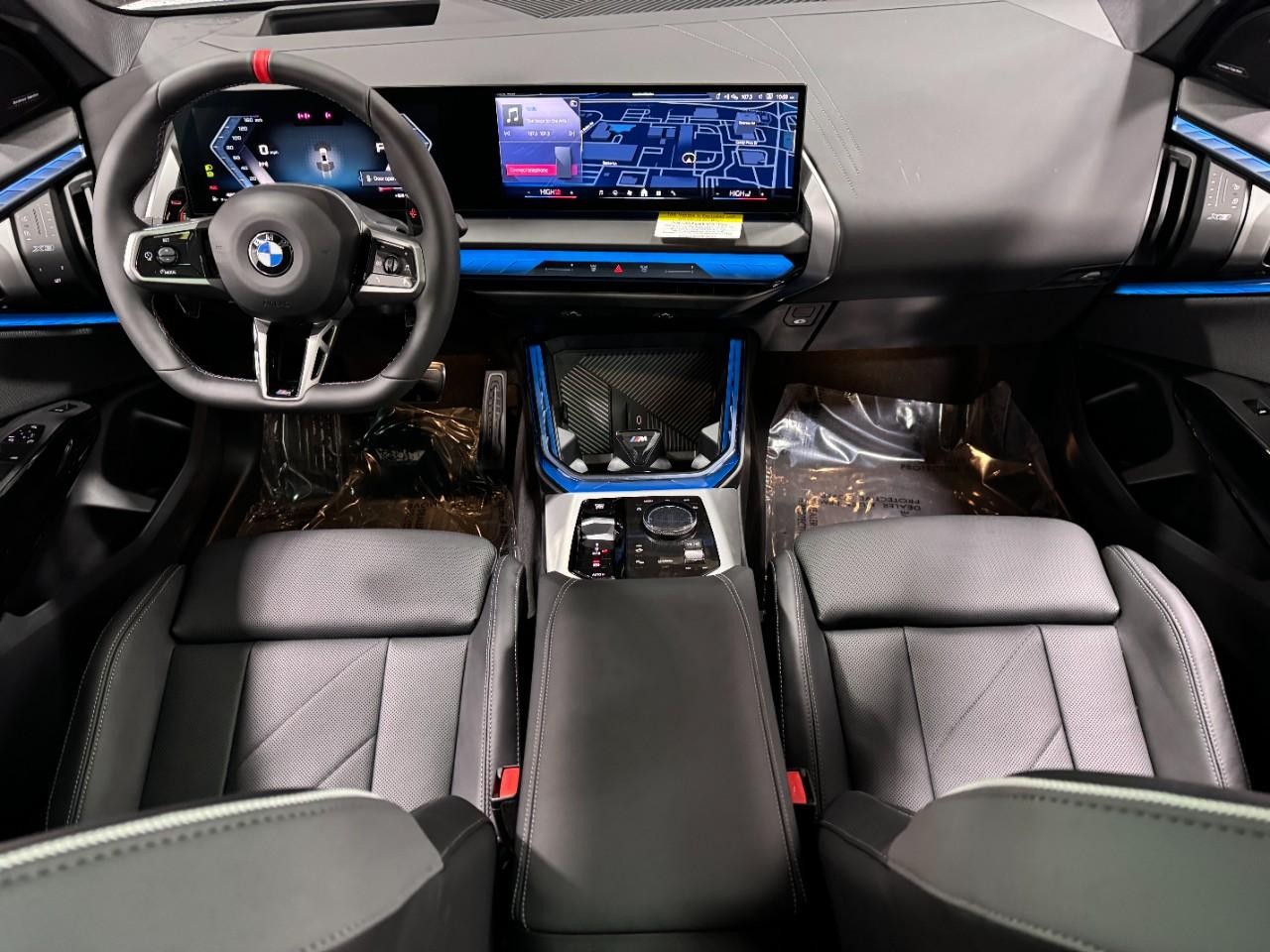 BMW X3 Vehicle Full-screen Gallery Image 13