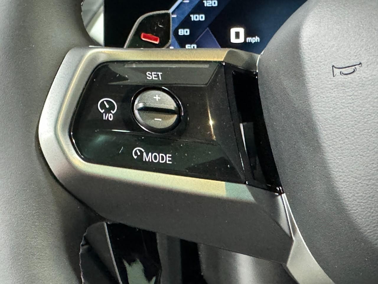 BMW X3 Vehicle Full-screen Gallery Image 29