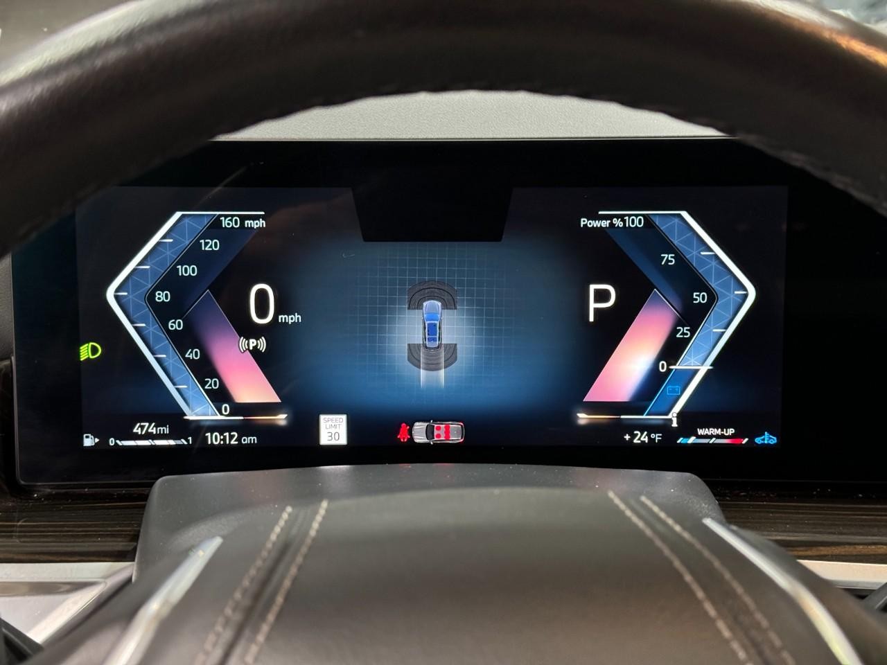 BMW X7 Vehicle Full-screen Gallery Image 36