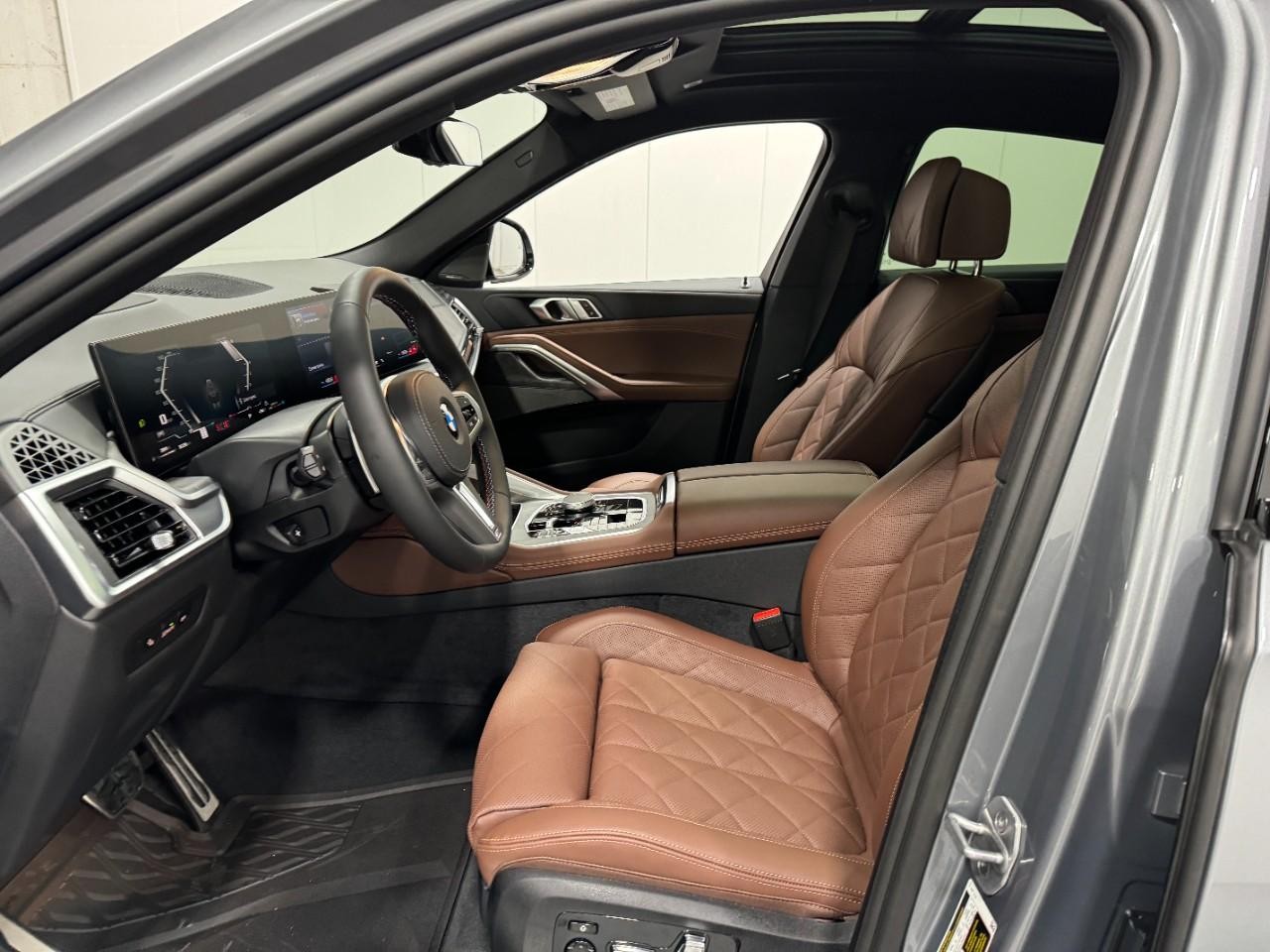 BMW X6 Vehicle Full-screen Gallery Image 27