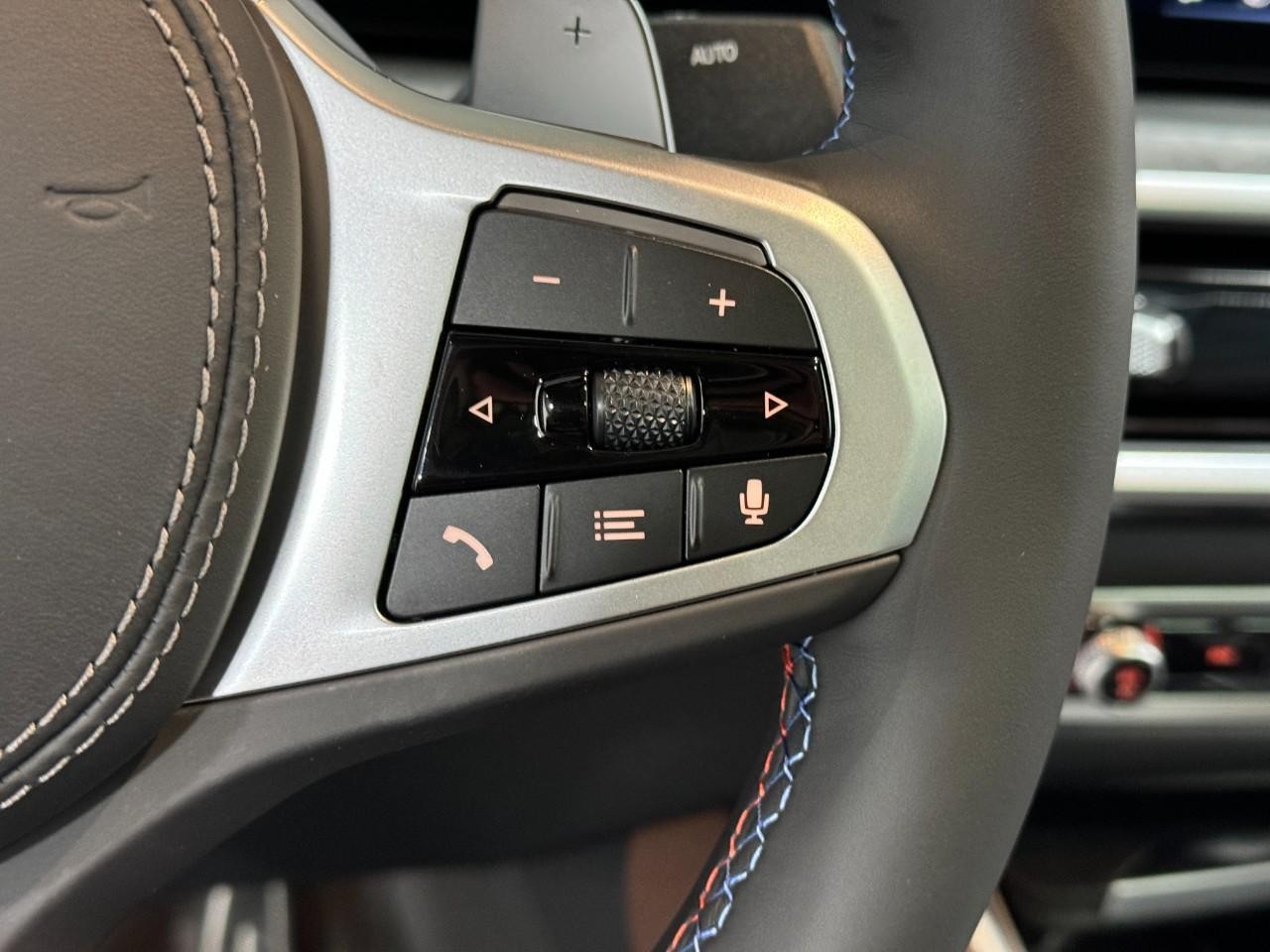 BMW X6 Vehicle Full-screen Gallery Image 32