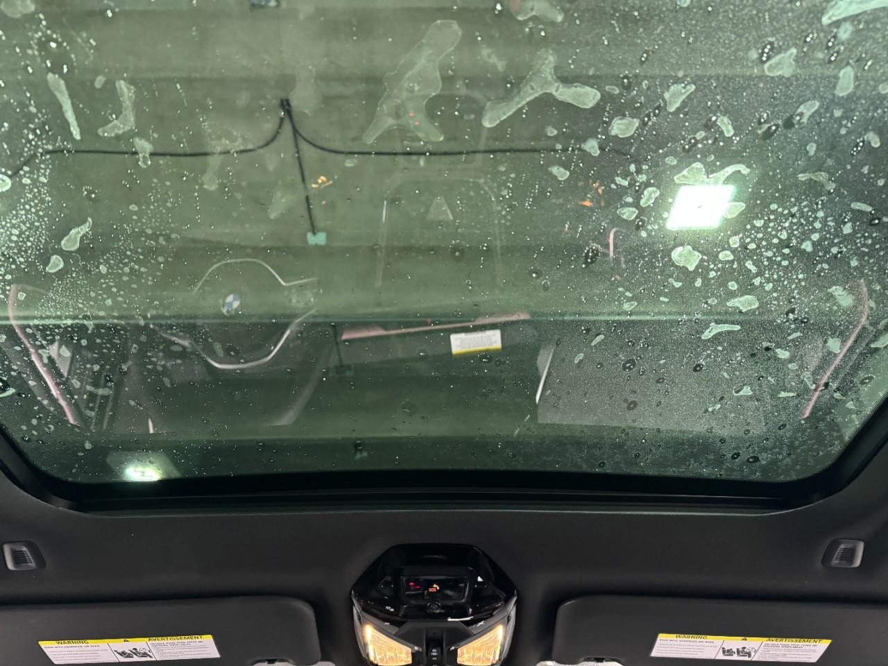 BMW X3 Vehicle Full-screen Gallery Image 12