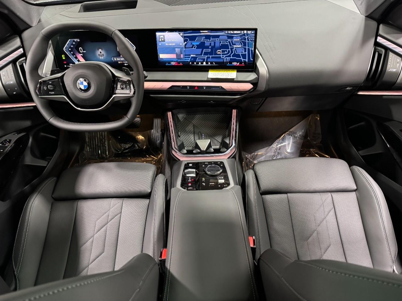 BMW X3 Vehicle Full-screen Gallery Image 13