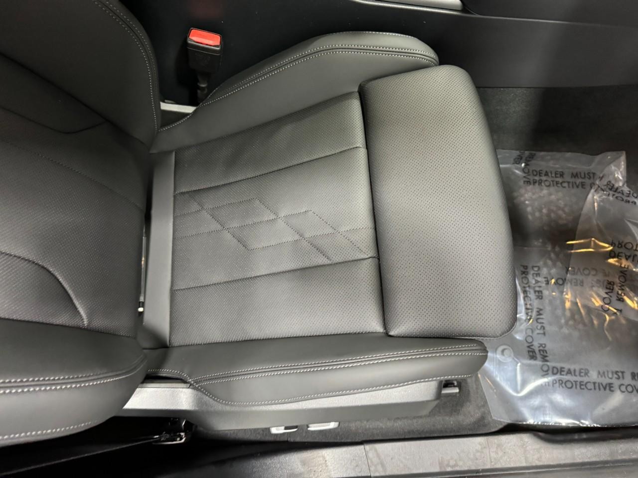 BMW X3 Vehicle Full-screen Gallery Image 19