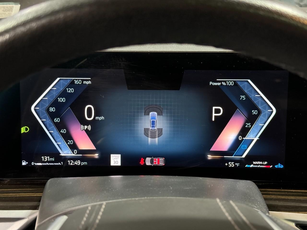 BMW X7 Vehicle Full-screen Gallery Image 34