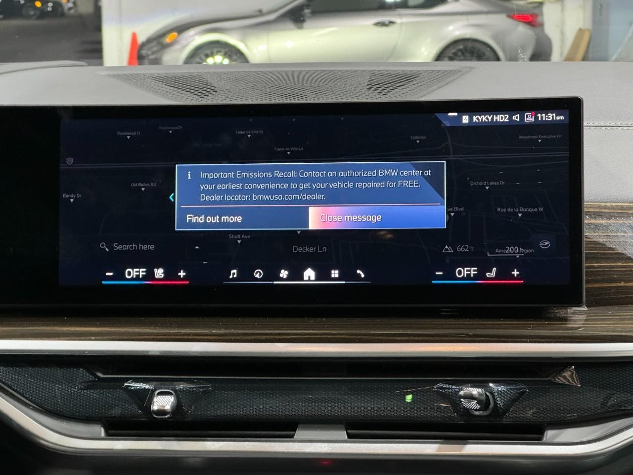 BMW X5 Vehicle Full-screen Gallery Image 15