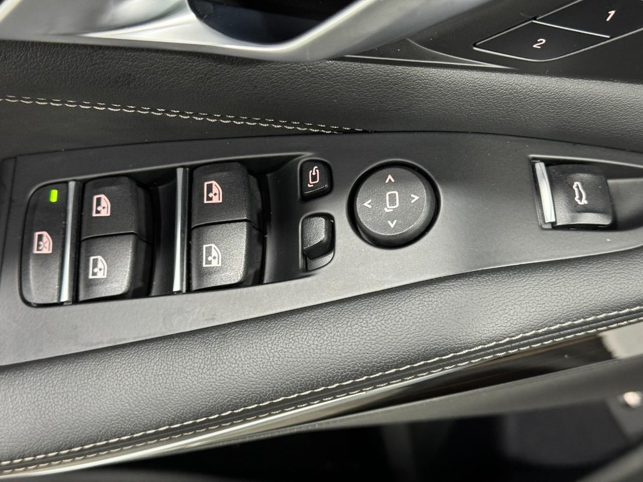 BMW X5 Vehicle Full-screen Gallery Image 26