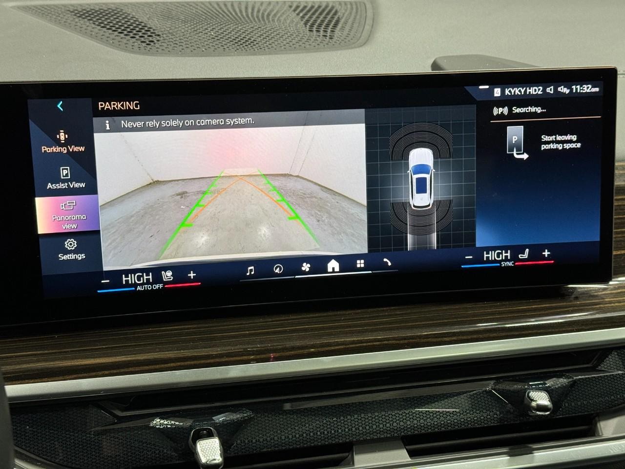 BMW X5 Vehicle Full-screen Gallery Image 35