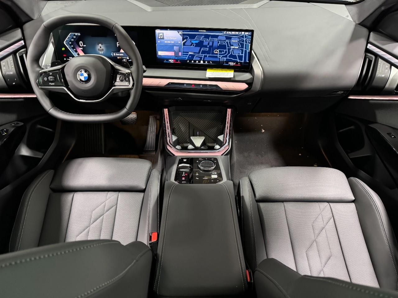 BMW X3 Vehicle Full-screen Gallery Image 12