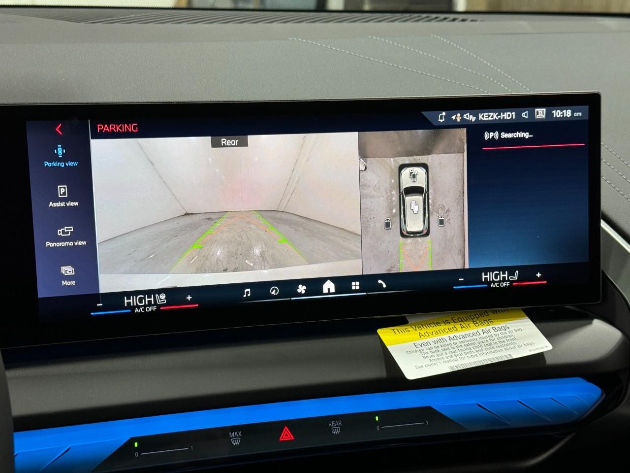 BMW X3 Vehicle Full-screen Gallery Image 32