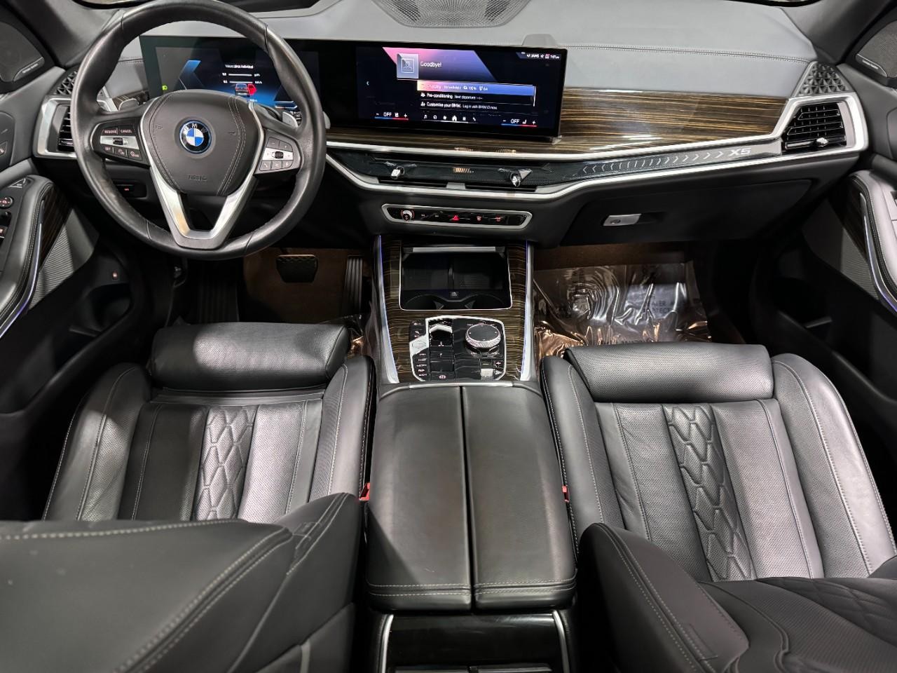BMW X5 Vehicle Full-screen Gallery Image 13