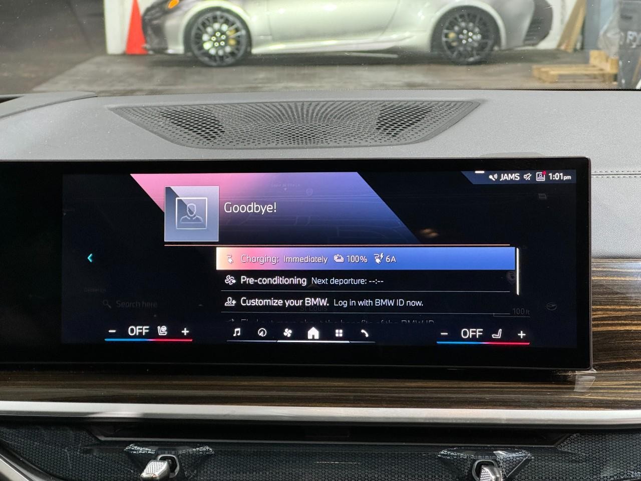 BMW X5 Vehicle Full-screen Gallery Image 15